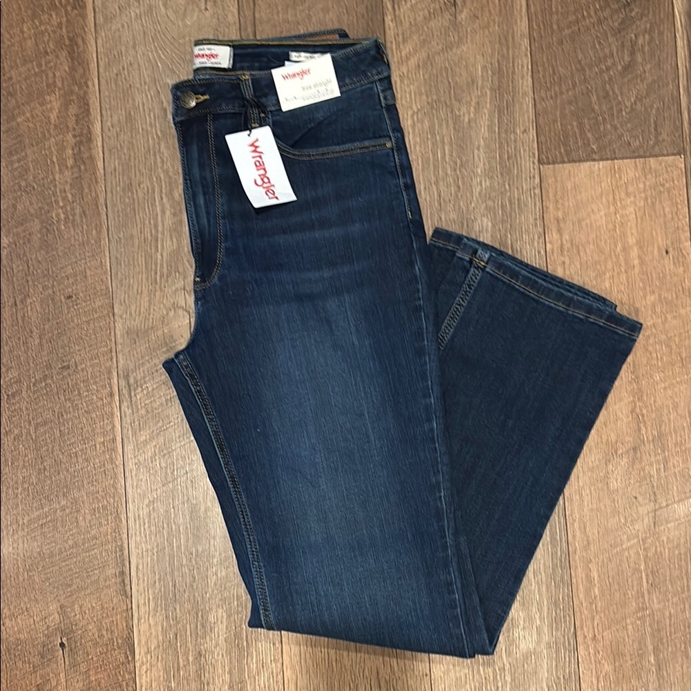 Wrangler Blue Straight Leg Jeans Classic Style NWT